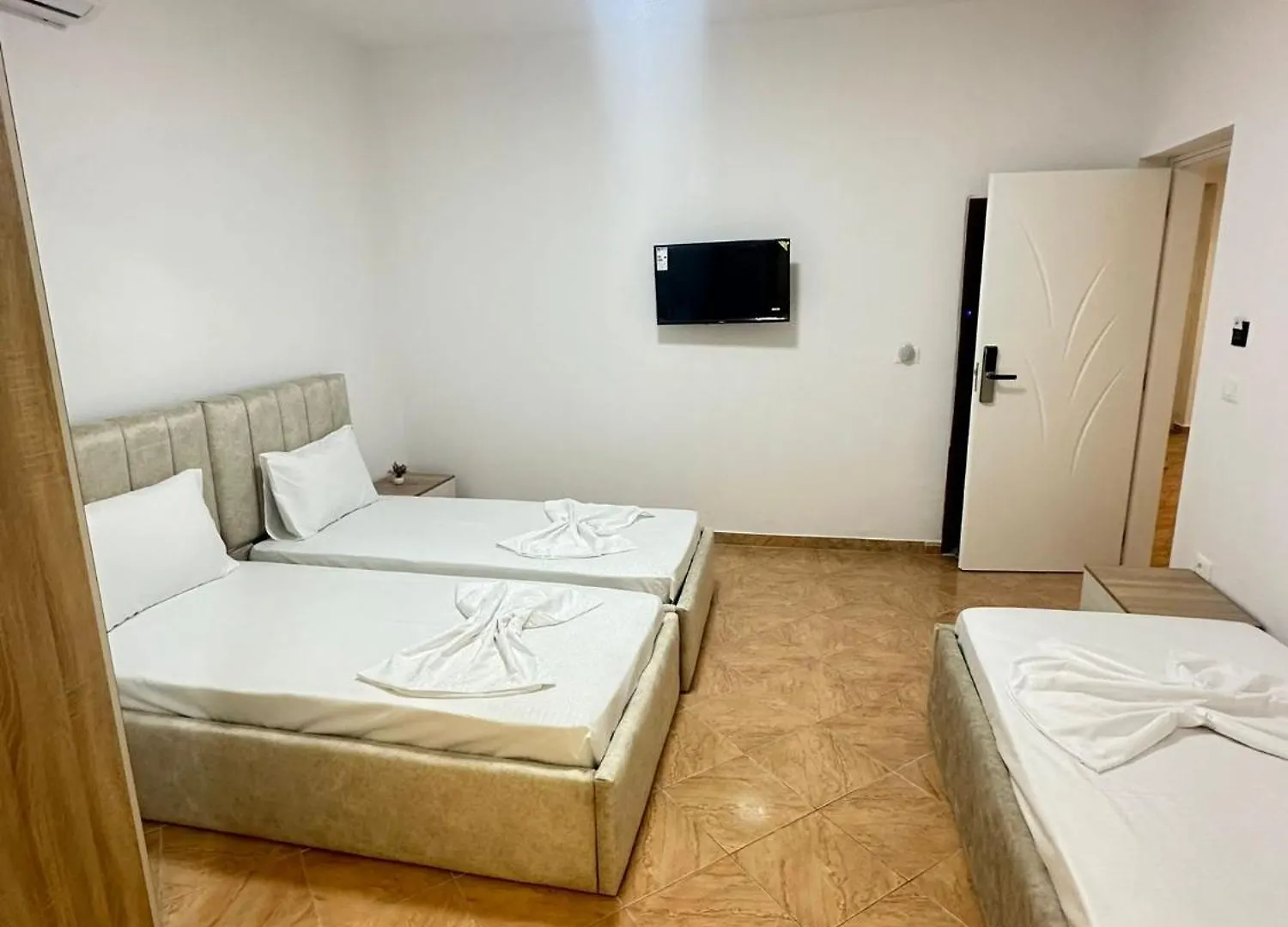 Vila Sinomati Vlore 0*,  Albania