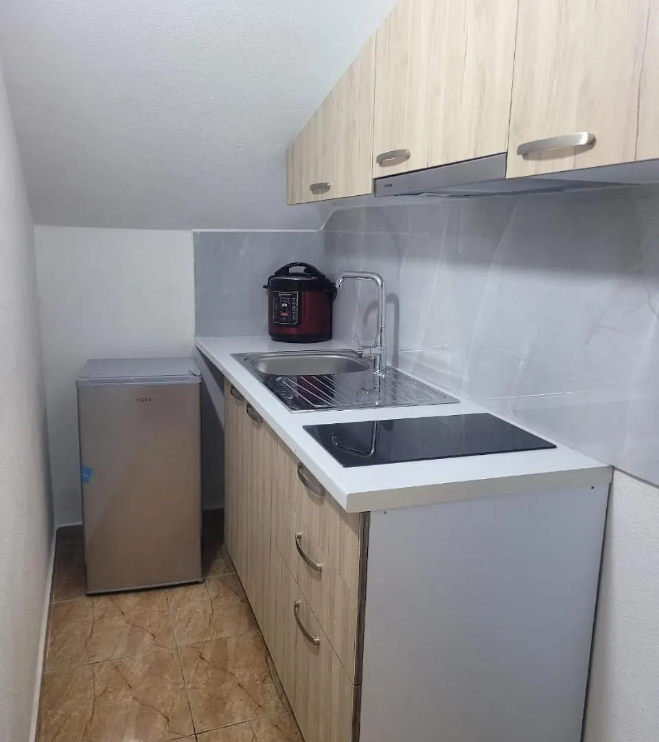 Vila Sinomati Vlorë 0*,